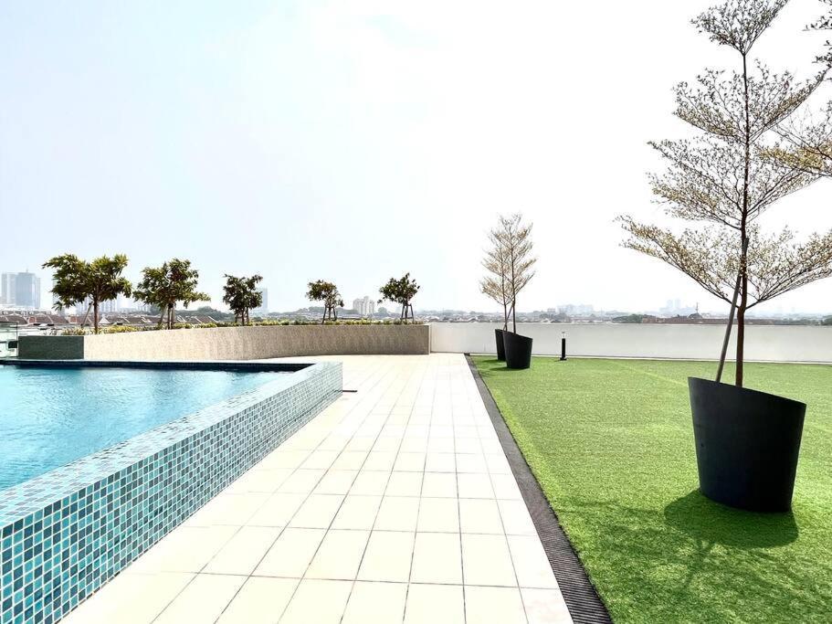 Urban Home-Swimming Pool-City Center Malacca ภายนอก รูปภาพ