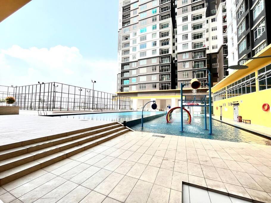 Urban Home-Swimming Pool-City Center Malacca ภายนอก รูปภาพ