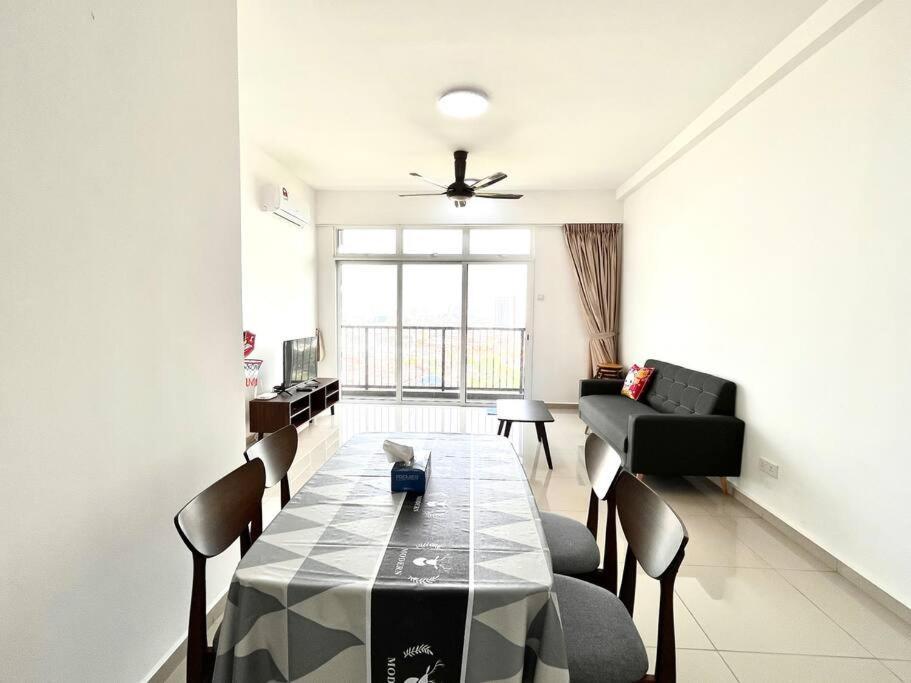 Urban Home-Swimming Pool-City Center Malacca ภายนอก รูปภาพ