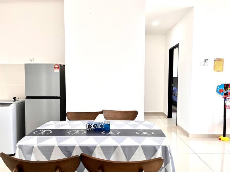 Urban Home-Swimming Pool-City Center Malacca ภายนอก รูปภาพ