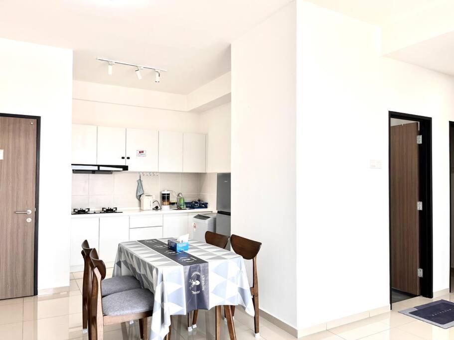 Urban Home-Swimming Pool-City Center Malacca ภายนอก รูปภาพ