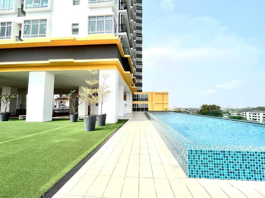 Urban Home-Swimming Pool-City Center Malacca ภายนอก รูปภาพ