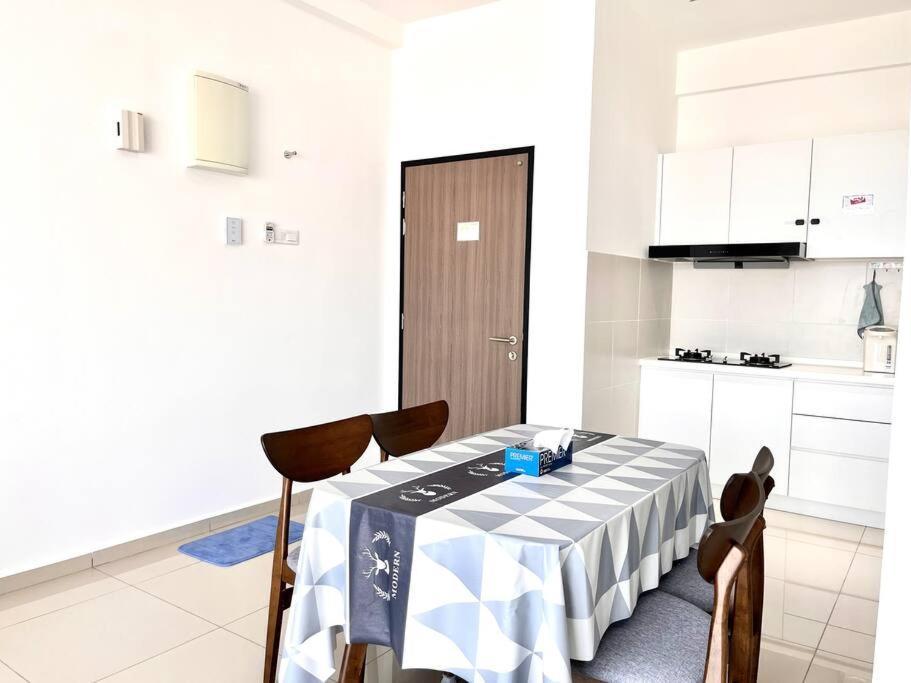 Urban Home-Swimming Pool-City Center Malacca ภายนอก รูปภาพ