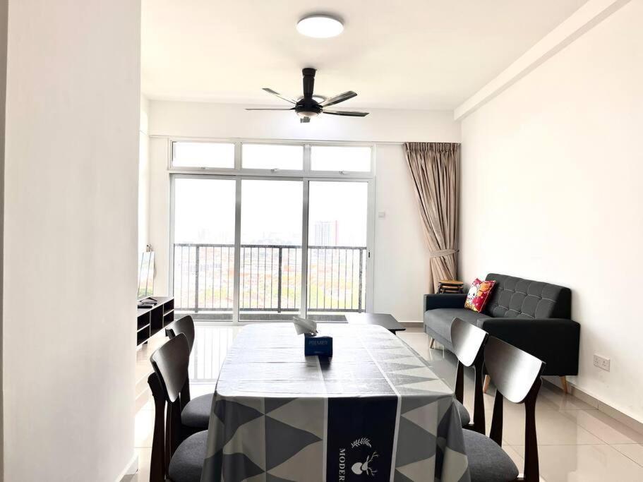 Urban Home-Swimming Pool-City Center Malacca ภายนอก รูปภาพ