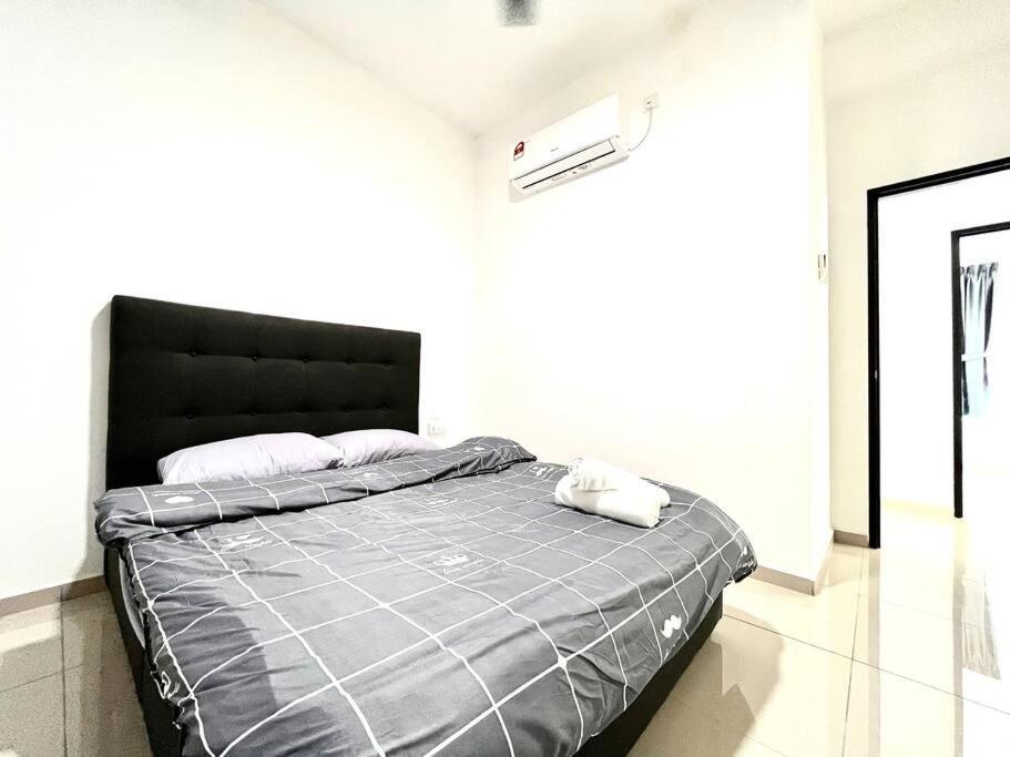 Urban Home-Swimming Pool-City Center Malacca ภายนอก รูปภาพ