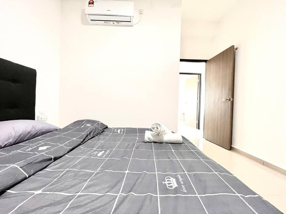 Urban Home-Swimming Pool-City Center Malacca ภายนอก รูปภาพ