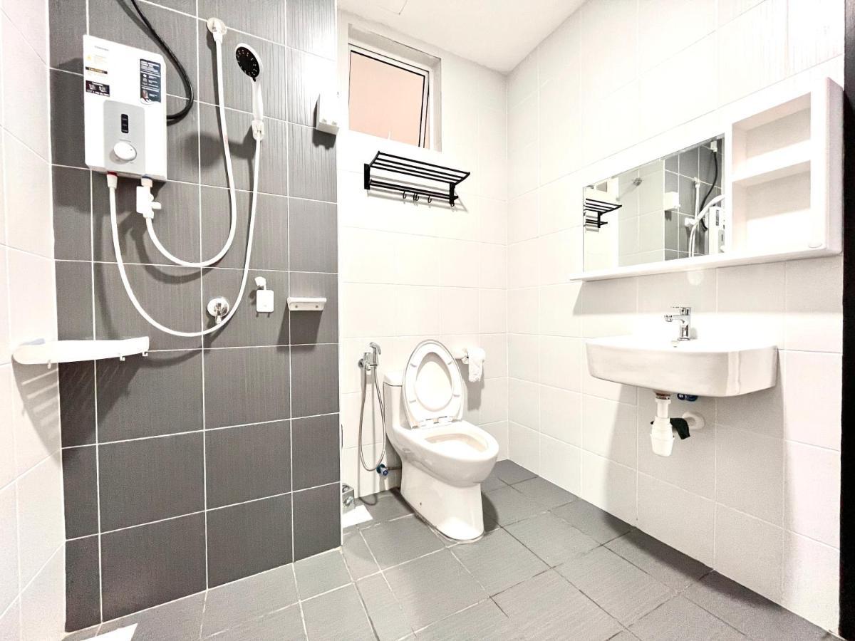Urban Home-Swimming Pool-City Center Malacca ภายนอก รูปภาพ